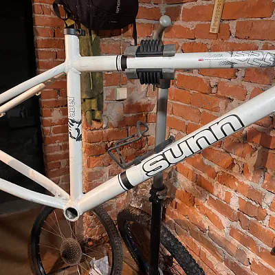 Рама Sunn L + гальма Shimano, Avid + манетки Sram + запчастини