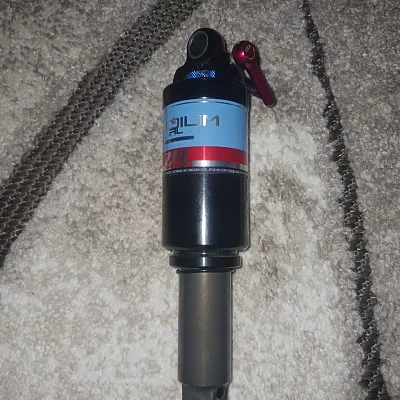 Амортизатор Manitou Radium 195mm