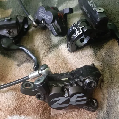 Гальма Shimano Zee гідравлічні