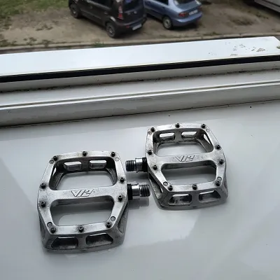 Педалі DMR V12