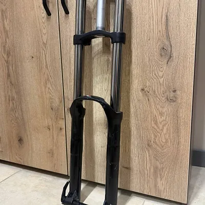 Rock Shox Domain R Dual Crown передня вилка 200мм