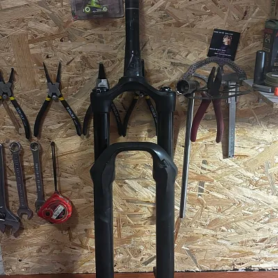 Амортизатор RockShox Yari RC 27,5 15/100