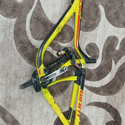 Рама Giant Glory + RockShox амортизатор + Ruktion шатуни + MRP заспокійливець + задня вісь