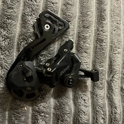 Задній перемикач Microshift Advent 9s Clutch