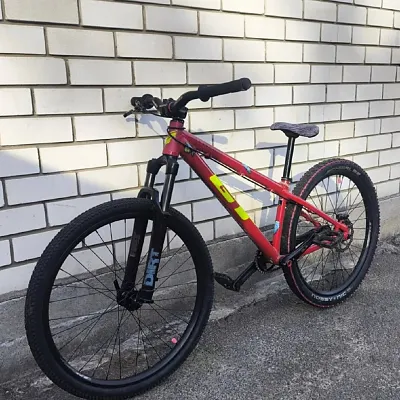 GT La Bomba 26