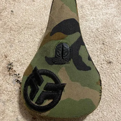 Сідло Federal Mid Pivotal