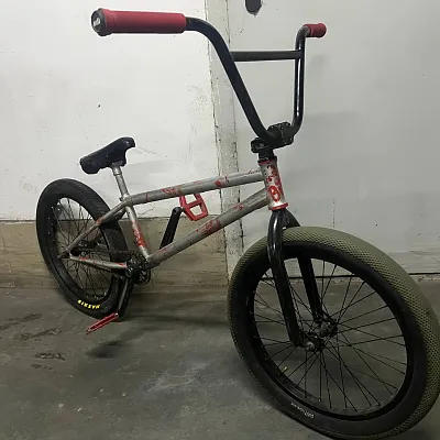 BMX MacNeil Bibi