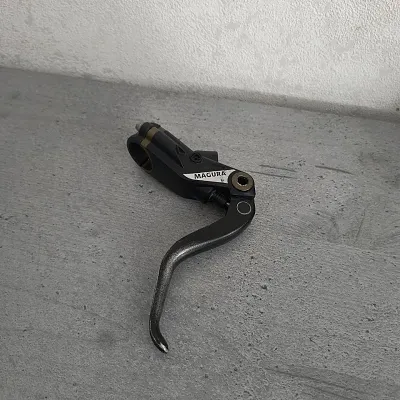 Гальмівна ручка Magura + перемикач Shimano Zee на деталі