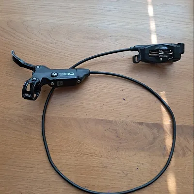 Передній гальмо SRAM DB8 4 поршня