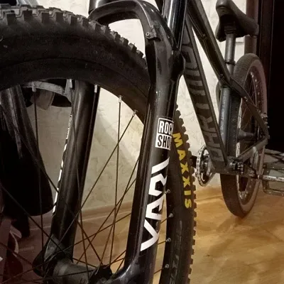 Rock Shox Yari вилка 27.5 100mm