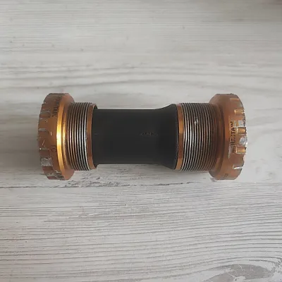 Каретка Shimano Saint