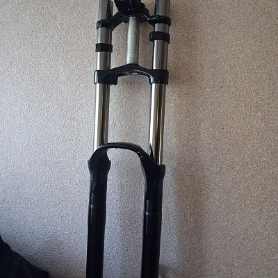 Вилка Rock Shox Domain R 200 мм + винос Giant інтегрований