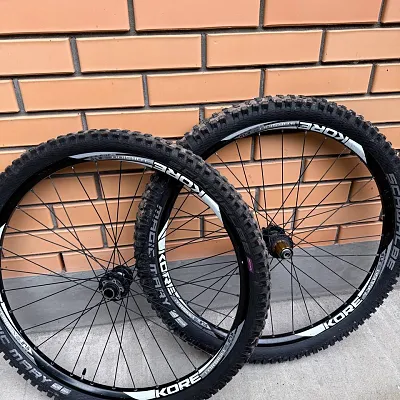 Колеса Kore 27.5 + обода + втулки + покришки Schwalbe Magic Mary