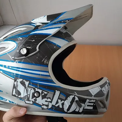 Шолом SixSixOne Strike M