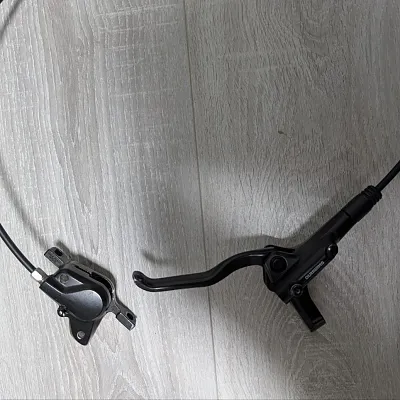Передній гальмо Shimano MT200