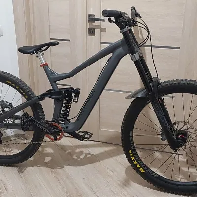 Велосипед двопідвіс Dartmoor Super Enduro 2025