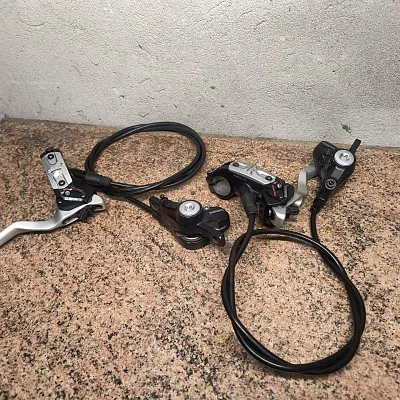 Гальма Shimano Deore XT 2 поршні