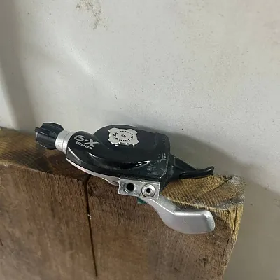 Манетка SRAM X9