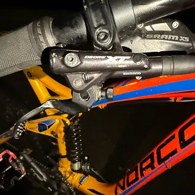 Ручка Shimano Deore XT BL-M8100