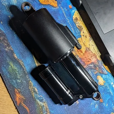 Rock Shox Vivid R2 задній амортизатор 222x70