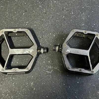 Педалі платформи Shimano Deore XT M8040