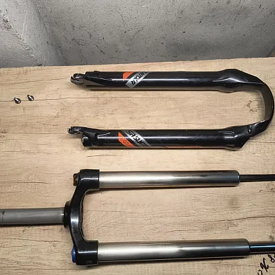 Вилка SR Suntour 29