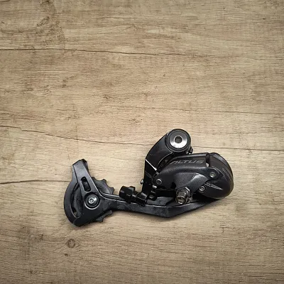 Задній перемикач Shimano Altus RD-M370