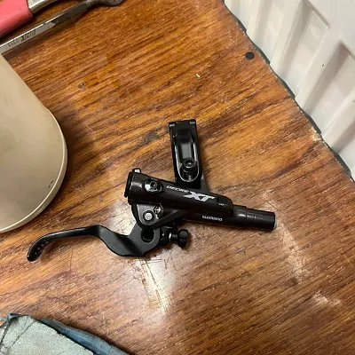 Права ручка Shimano Deore XT M8120