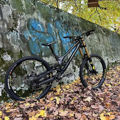 Specialized Demo 8 2017 + компоненти (Fox 40, DHX RC4, Shimano Saint)