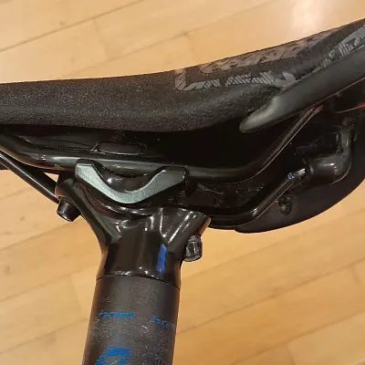 Сідло + підсідельник Bergamont Kiez Dirt, рейли 30.9