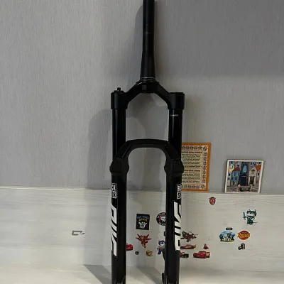 Вилка RockShox Pike 140 мм 29