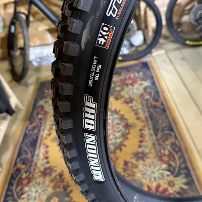 Покришки Maxxis