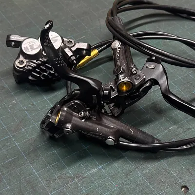Гальма Shimano Saint