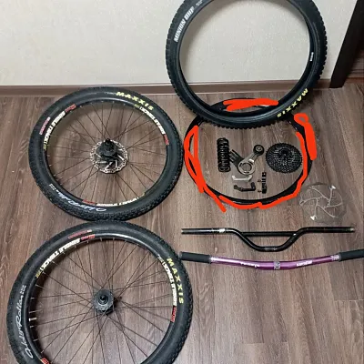 Руль DMR Wingbar + адаптори Marzocchi + гальма Guide RE + та ін.