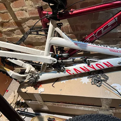 Рама Canyon Torque FRX M + рама KHS M1000 + вилка Marzocchi 380 C2R2 Ti