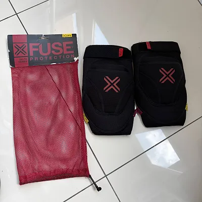 Захист коліна Fuse Delta L