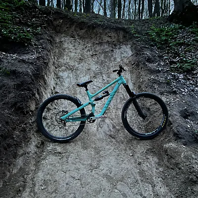 Велосипед Canyon Torque 5 2024 М з компонентами Fox, RockShox, Shimano