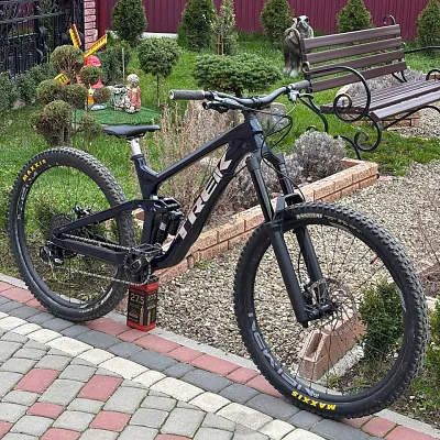 Велосипед Trek Slash 9.7 2022 M/L 29" карбон