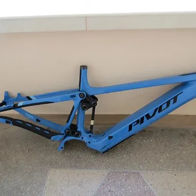 Карбонова рама фреймсет Pivot BOSCH e-Powered 5-Gen розмір L
