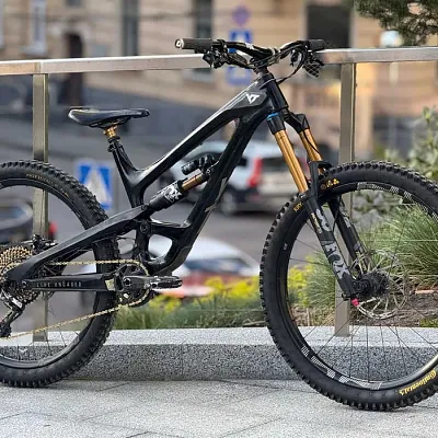 YT Capra Pro Race велосипед карбон Fox 36 X01