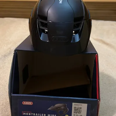 Шолом Abus Montrailer Mips