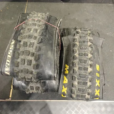 Покришки Maxxis 29x2.4/2.5