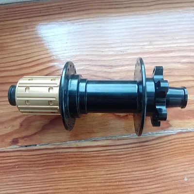 Задня втулка Goldix M370