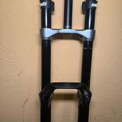 Вилка Rock Shox Boxxer Ultimate 29 190mm
