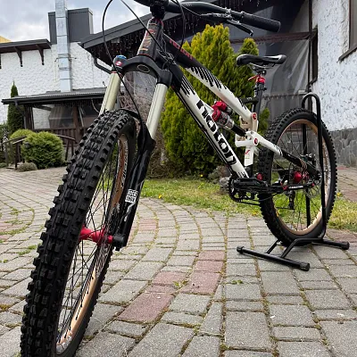 Рама YT Noton 2011 M 26" + вилка + амортизатор + компоненти