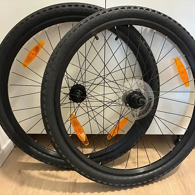 Вілсет Giant Momentum 27.5 + покришки CST