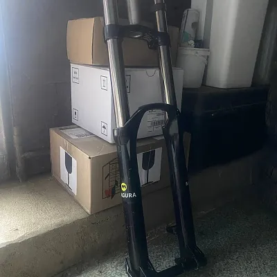 Вилка RockShox Domain 200mm, 2012