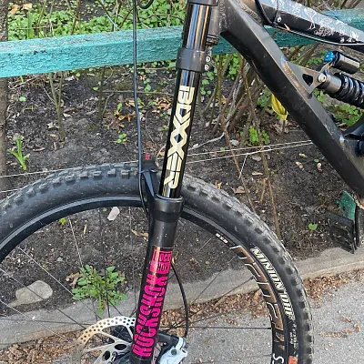 Вилка RockShox Boxxer 2017 180 мм