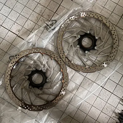 2 ротори Shimano 203mm Centerlock