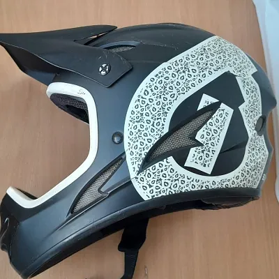 Шолом SixSixOne Comp розмір M